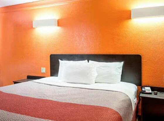 Scottish Inns and Suites Texas City, TX allows check-in for 18 year-old guests