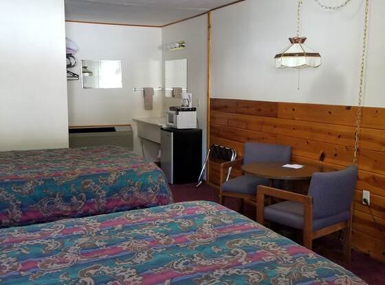 Springcreek Inn allows check-in for 18 year-old guests