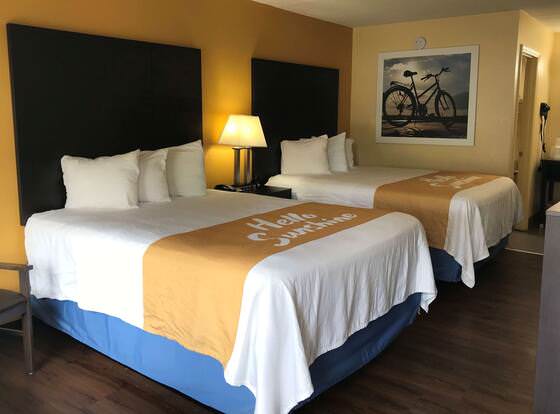 Days Inn by Wyndham Ridgeland South Carolina allows check-in for 18 year-old guests