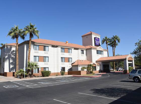 Sleep Inn Phoenix Sky Harbor Airport allows check-in for 18 year-old guests