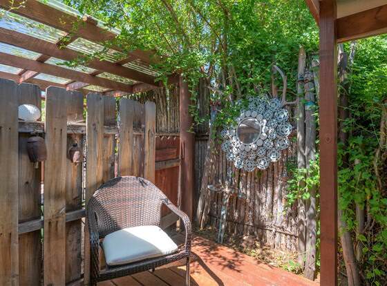 Milagro - Walk Anywhere In Santa Fe From This Beautiful Remodeled Apartment allows check-in for 18 year-old guests