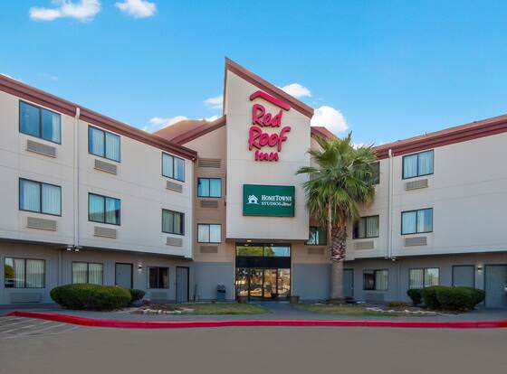 Red Roof Inn San Antonio - Seaworld/Northwest allows check-in for 18 year-old guests
