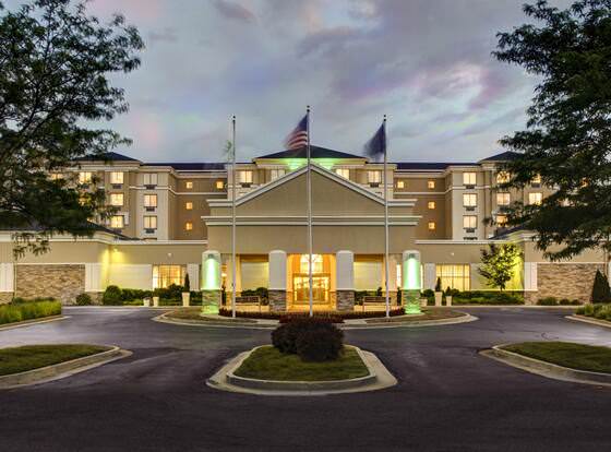 Holiday Inn Indianapolis Carmel, an IHG Hotel allows check-in for 18 year-old guests