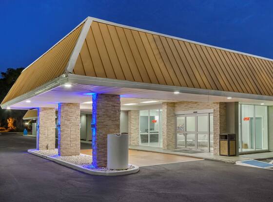 Quality Inn & Suites allows check-in for 18 year-old guests