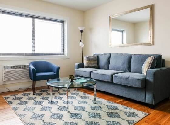 Frontdesk | 1639 Farwell St East Side Milwaukee allows check-in for 18 year-old guests