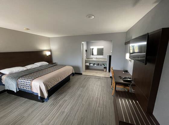 Ridge Motel allows check-in for 18 year-old guests