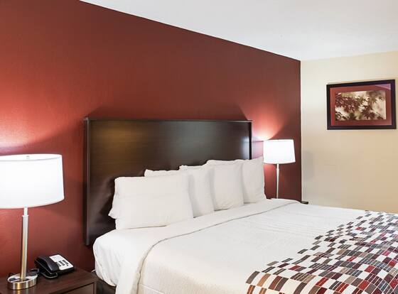 Red Roof Inn Indianapolis East allows check-in for 18 year-old guests