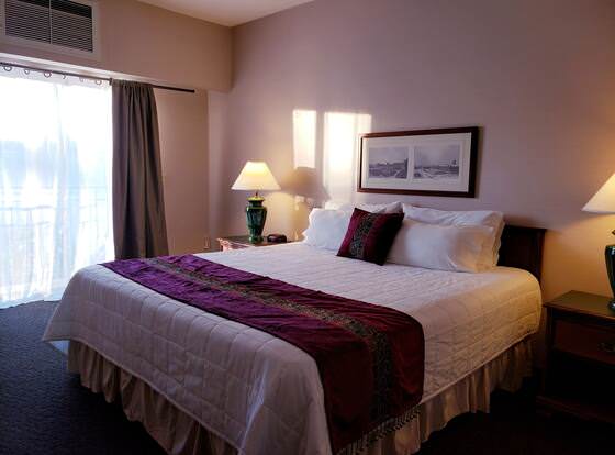 Totem Lake Hotel allows check-in for 18 year-old guests