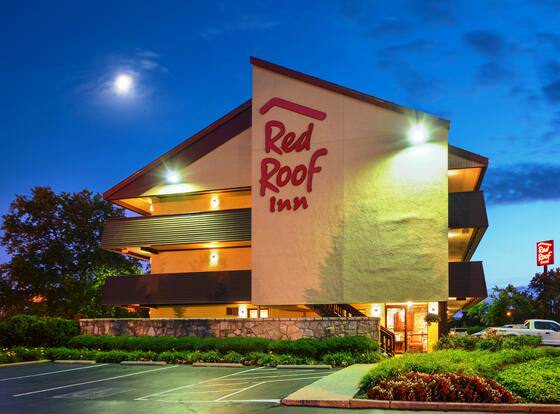 Red Roof Inn Louisville Fair and Expo allows check-in for 18 year-old guests