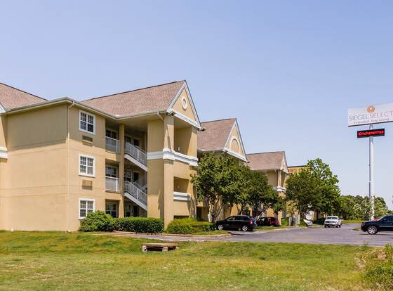 Siegel Select Memphis allows check-in for 18 year-old guests