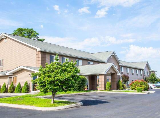 Quality Inn allows check-in for 18 year-old guests