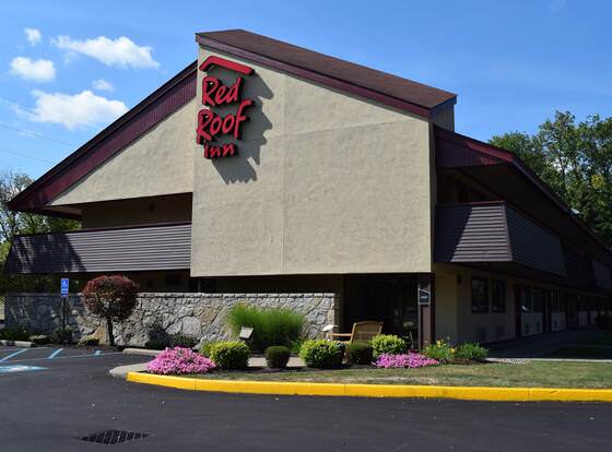 Red Roof Inn Utica allows check-in for 18 year-old guests