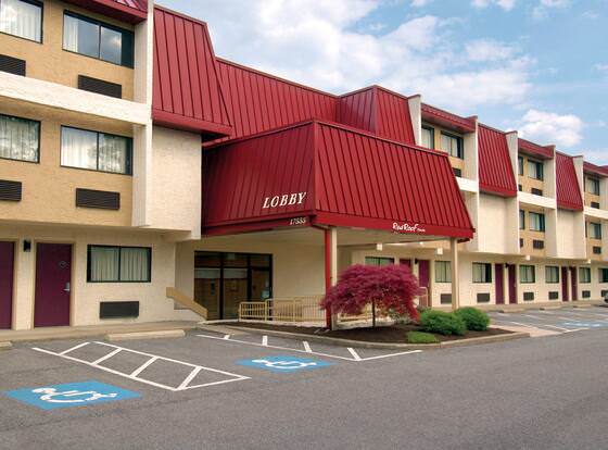 Red Roof Inn Cleveland Airport-Middleburg Heights allows check-in for 18 year-old guests
