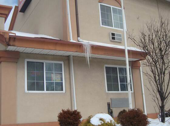 Inn at Monticello allows check-in for 18 year-old guests