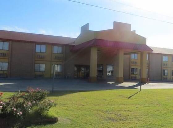 Econo Inn and Suites allows check-in for 18 year-old guests