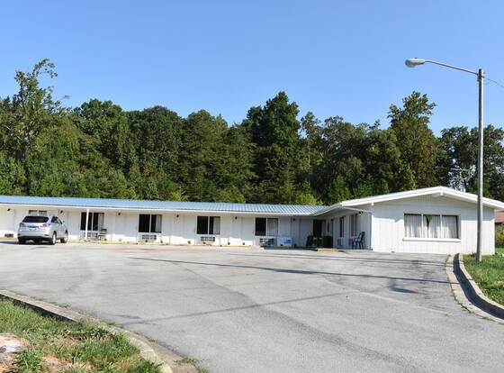 Royal Inn allows check-in for 18 year-old guests