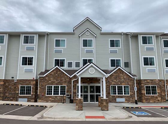 Microtel Inn & Suites by Wyndham Woodland Park allows check-in for 18 year-old guests