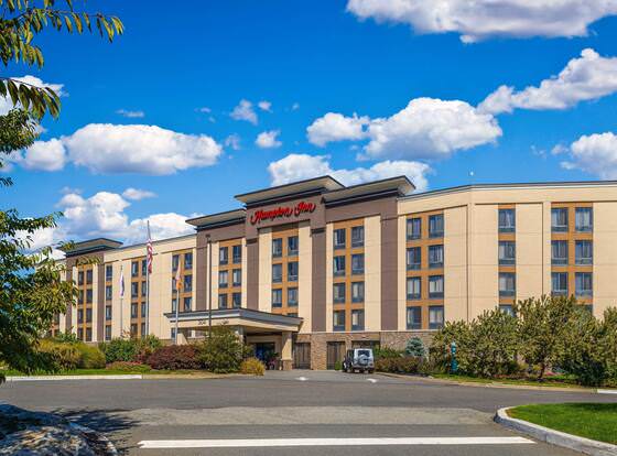 Hampton Inn Carlstadt-At The Meadowlands allows check-in for 18 year-old guests