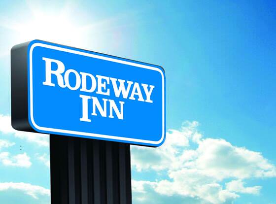 Rodeway Inn Maingate Central allows check-in for 18 year-old guests