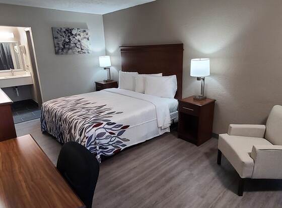 Red Roof Inn LaGrange allows check-in for 18 year-old guests