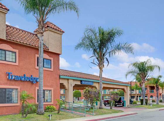 Travelodge by Wyndham Lynwood allows check-in for 18 year-old guests