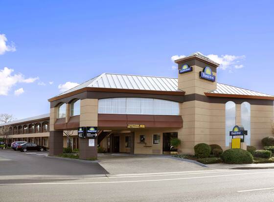 Days Inn by Wyndham Rocklin/Sacramento allows check-in for 18 year-old guests