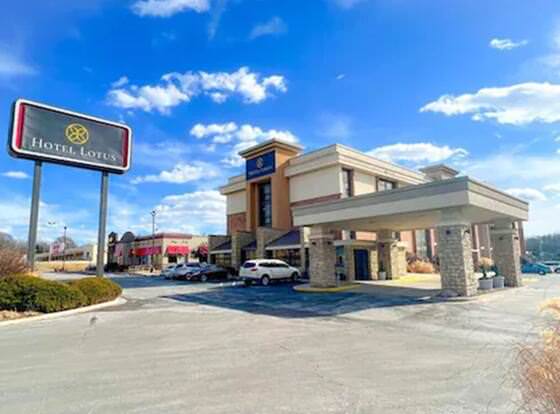 Hotel Lotus Kansas City Merriam allows check-in for 18 year-old guests