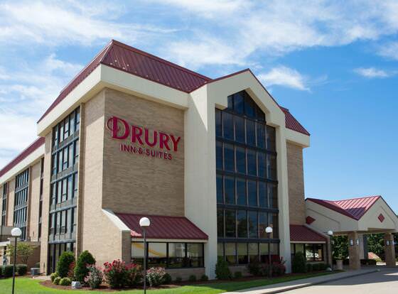 Drury Inn & Suites Cape Girardeau allows check-in for 18 year-old guests