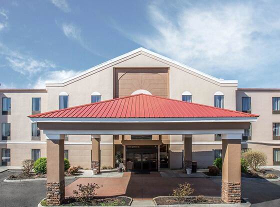 Quality Suites allows check-in for 18 year-old guests