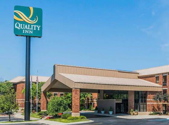 Quality Inn allows check-in for 18 year-old guests