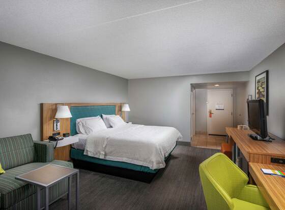 Hampton Inn Tuscaloosa-East allows check-in for 18 year-old guests