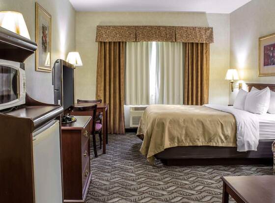 Quality Inn Kirksville allows check-in for 18 year-old guests