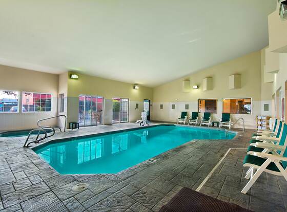 Oxford Suites Hermiston allows check-in for 18 year-old guests
