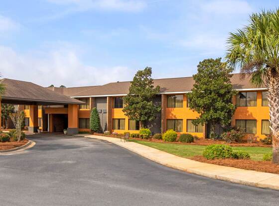 Value Stay Extended Stay Hotel allows check-in for 18 year-old guests