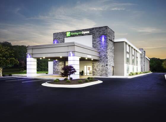 Holiday Inn Express Hopewell - Fort Lee Area, an IHG Hotel allows check-in for 18 year-old guests