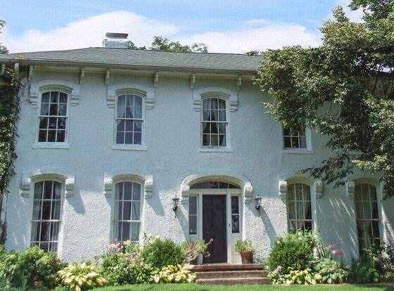 Orchard House Granville allows check-in for 18 year-old guests