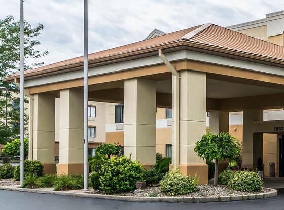 Quality Inn & Suites allows check-in for 18 year-old guests