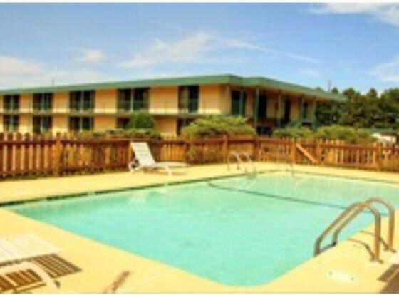 Limetree Inn & Suites allows check-in for 18 year-old guests