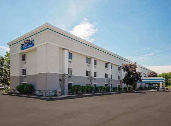 Baymont by Wyndham Detroit Airport/Romulus allows check-in for 18 year-old guests