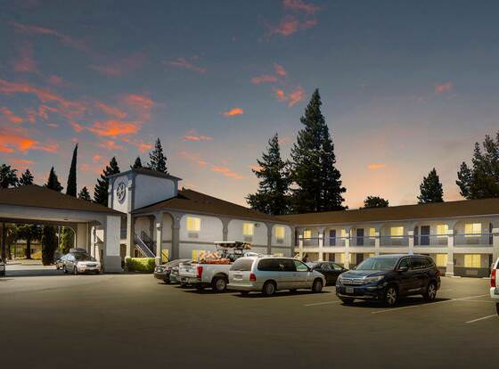 SureStay Hotel by Best Western Ukiah allows check-in for 18 year-old guests