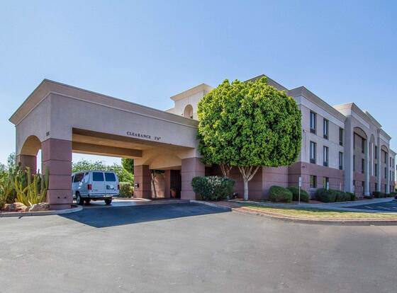 Comfort Inn I-10 West at 51st Ave allows check-in for 18 year-old guests