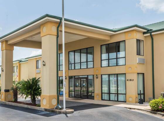 Days Inn by Wyndham Montgomery allows check-in for 18 year-old guests