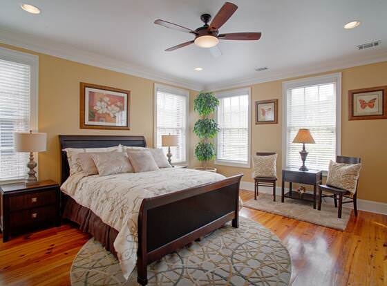 Luxury 3BR Townhouse in Downtown allows check-in for 18 year-old guests