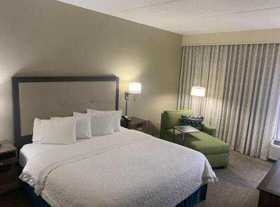 Hampton Inn Darien I-95 allows check-in for 18 year-old guests