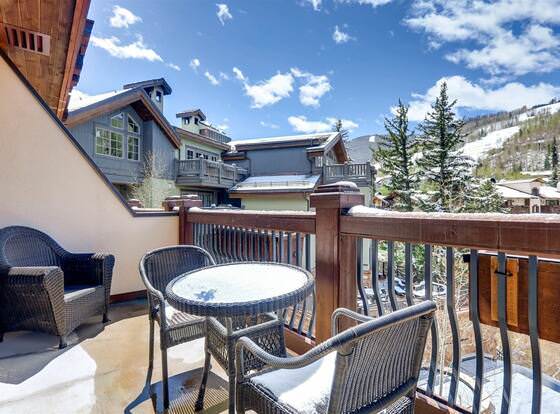 Vail VLG One Willow 3bd-minu allows check-in for 18 year-old guests