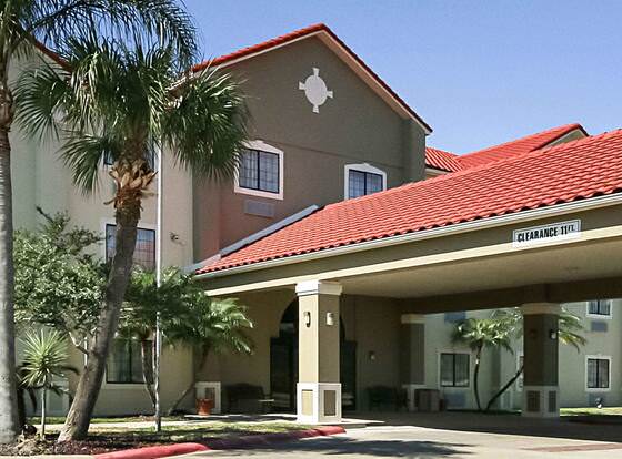 Quality Inn Kingsville Hwy 77 allows check-in for 18 year-old guests