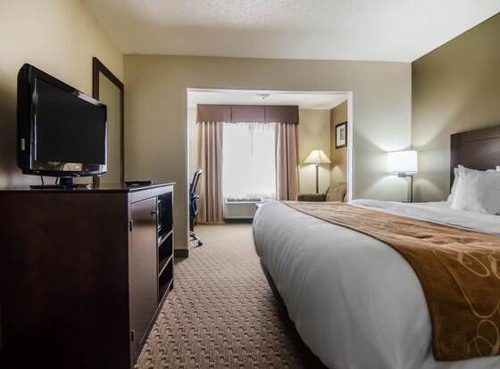 Quality Suites St. Joseph allows check-in for 18 year-old guests