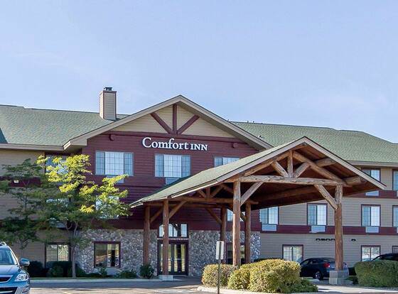 Comfort Inn Owatonna near Medical Center allows check-in for 18 year-old guests