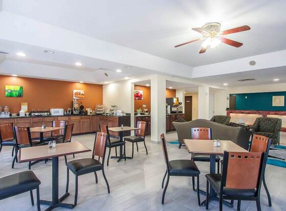 Quality Inn And Suites Centerv allows check-in for 18 year-old guests