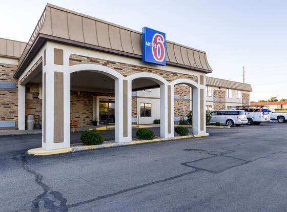 Motel 6 Springfield, OH allows check-in for 18 year-old guests